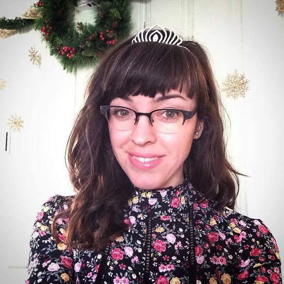 Meet your Posher, Jillian - Picture 1 of 1